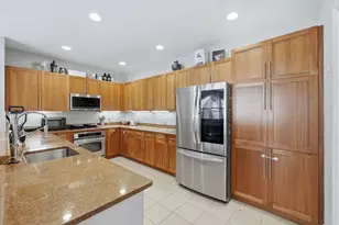 6 Intrepid Ct, Jersey City, NJ 07305 - Photo 9