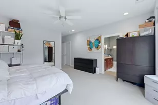 6 Intrepid Ct, Jersey City, NJ 07305 - Photo 13