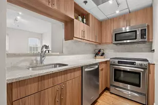 227 Christopher Columbus Dr, Jersey City, NJ 07302 - Photo 9