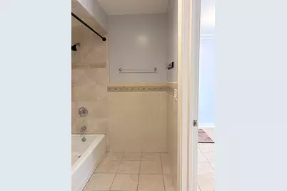 1625 Paterson Plank Rd #5, Secaucus, NJ 07094 - Photo 7