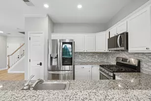 66 Lydia Dr, Guttenberg, NJ 07093 - Photo 5