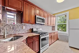 122 Mallory Ave, Jersey City, NJ 07304 - Photo 15