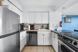 100 Manhattan Ave, Union City, NJ 07087 - Photo 15