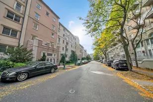 204 Shearwater Ct W, Jersey City, NJ 07305 - Photo 23