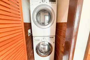 107 Oxford Ave, Jersey City, NJ 07304 - Photo 9