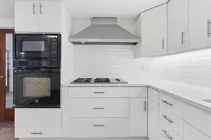 299 Pavonia Ave, Jersey City, NJ 07302 - Photo 9