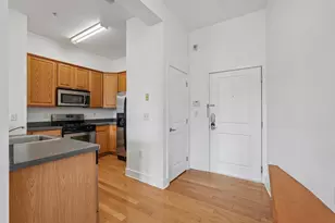 3 Greenwich Dr, Jersey City, NJ 07305 - Photo 7