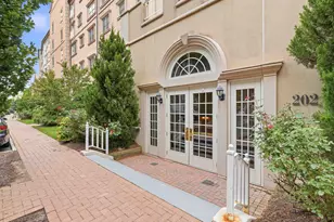 202 Shearwater Ct W, Jersey City, NJ 07305 - Photo 35