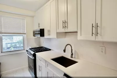 225 St Pauls Ave #8M, Jersey City, NJ 07306 - Photo 1