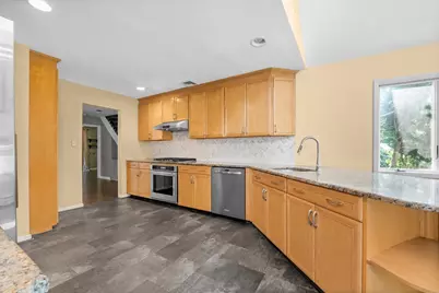 926 Norgate Dr, Ridgewood, NJ 07450 - Photo 9