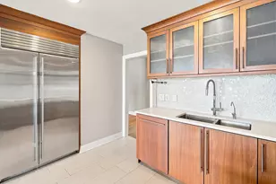 208 Shearwater Ct W, Jersey City, NJ 07305 - Photo 7