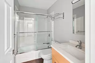 208 Shearwater Ct W, Jersey City, NJ 07305 - Photo 29