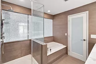208 Shearwater Ct W, Jersey City, NJ 07305 - Photo 23
