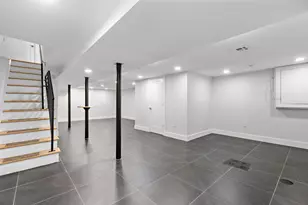 176 Griffith St, Jersey City, NJ 07307 - Photo 17