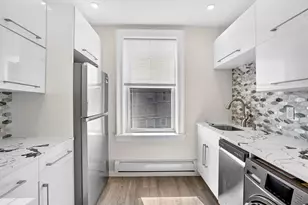 42 Hutton St, Jersey City, NJ 07307 - Photo 9