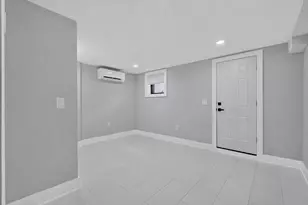 933A Summit Ave, Jersey City, NJ 07307 - Photo 21
