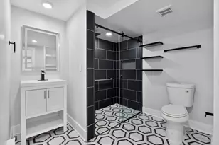 933A Summit Ave, Jersey City, NJ 07307 - Photo 9