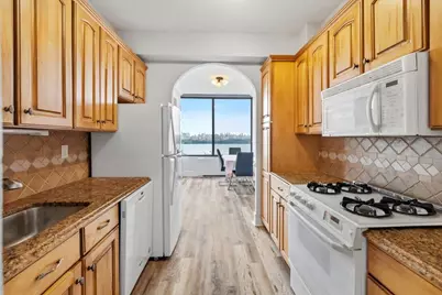9060 Palisade Ave #403, North Bergen, NJ 07047 - Photo 11