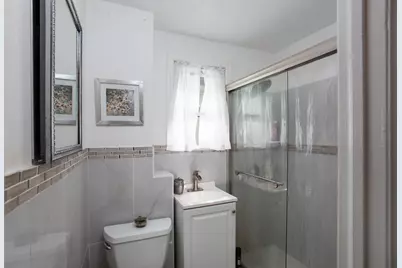 196 Custer Ave, Jersey City, NJ 07305 - Photo 15