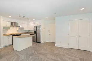 310 Cliff Ln, Cliffside Park, NJ 07010 - Photo 7