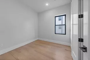13 Manhattan Ave, Jersey City, NJ 07307 - Photo 17