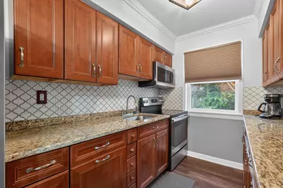 214 Avenue A #B5, Bayonne, NJ 07002 - Photo 7