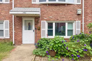 9 Elna Ct, Bayonne, NJ 07002 - Photo 3