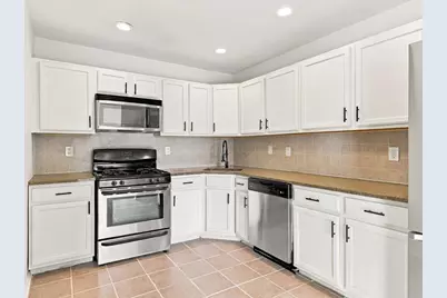 10 Cottonwood St, Jersey City, NJ 07305 - Photo 1