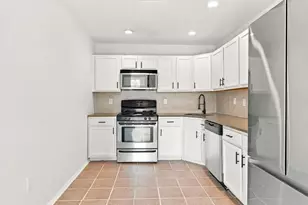 10 Cottonwood St, Jersey City, NJ 07305 - Photo 3