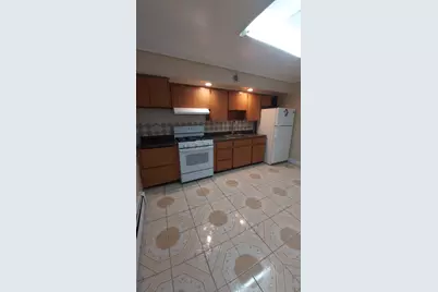 256 Bowers St, Jersey City, NJ 07307 - Photo 3