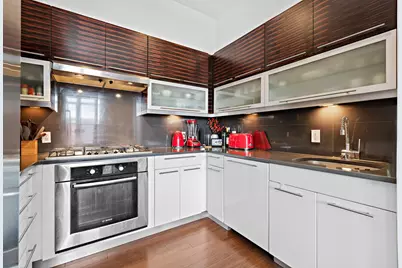 650 Montgomery St #501, Jersey City, NJ 07306 - Photo 9