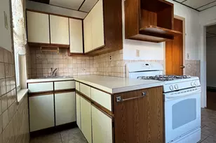 214 North St, Jersey City, NJ 07307 - Photo 9