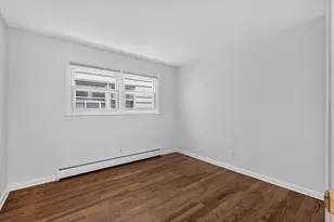 696 Ave E, Bayonne, NJ 07002 - Photo 9