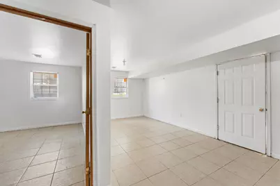 178 South St, Jersey City, NJ 07307 - Photo 27