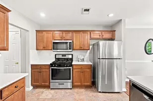 3 Elco Ct, Bayonne, NJ 07002 - Photo 9
