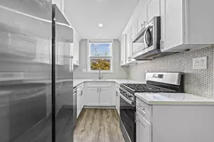 4 Parkside Ln, Bayonne, NJ 07002 - Photo 11