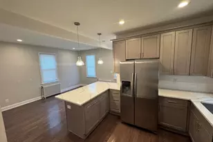 176 Avenue B, Bayonne, NJ 07002 - Photo 3