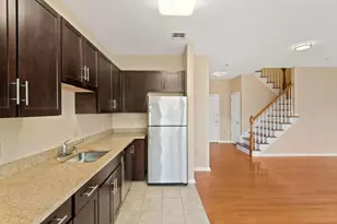 25 Duncan Ave, Jersey City, NJ 07304 - Photo 9