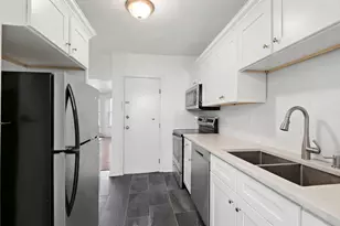 61 Beacon Ave, Jersey City, NJ 07306 - Photo 9