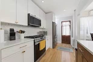 112 Beach St, Jersey City, NJ 07307 - Photo 9