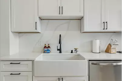 97-99 Zabriskie St #1L, Jersey City, NJ 07307 - Photo 11