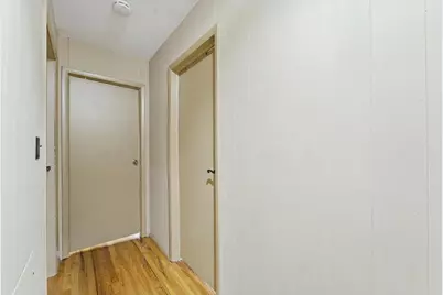 81 Country Village Rd, Jersey City, NJ 07305 - Photo 17