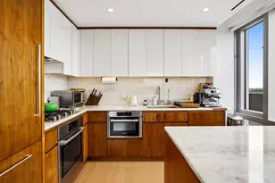 75 Park Ln S, Jersey City, NJ 07310 - Photo 9