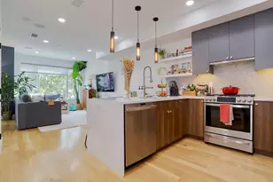 201 New York Ave, Jersey City, NJ 07307 - Photo 9