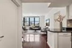 102 Christopher Columbus Dr, Jersey City, NJ 07302 - Photo 7