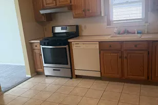 17 Centre Ln, Bayonne, NJ 07002 - Photo 5