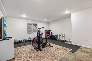 696 West End Ave, Cliffside Park, NJ 07010 - Photo 33