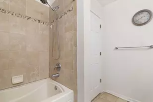 61 Lee Ct, Jersey City, NJ 07305 - Photo 17