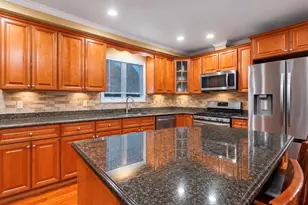 796 2nd St, Secaucus, NJ 07094 - Photo 5