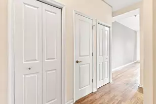 227 Christopher Columbus Dr, Jersey City, NJ 07302 - Photo 9